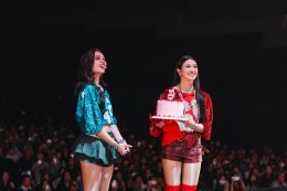 โมเมนต์รักล้นฮอลล์! "จินนี่-เจน่า" เสิร์ฟแฟนคอนคู่ครั้งแรก โชว์ครบรสพร้อมแขกรับเชิญคุณภาพ ในงาน "GINNYJAYNA [HEART TO HEART] FANCON"